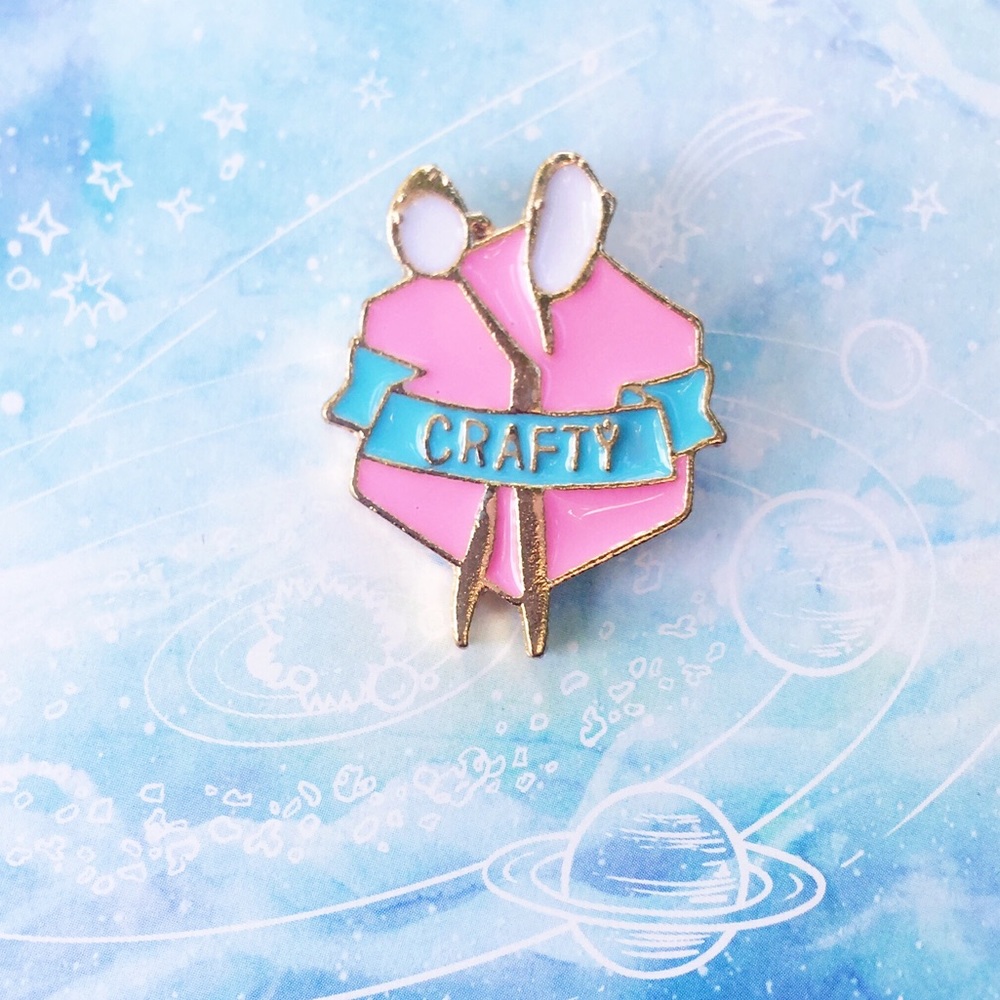 ✨ Crafty Badge Pin ✨ - Picture 2 of 5